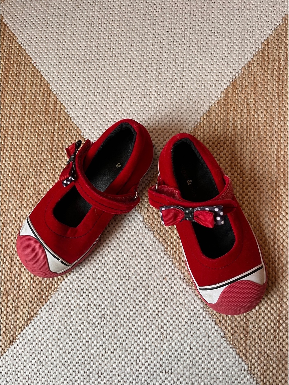 Morgan & Milo Girls Red Canvas Mary Jane Shoes Size 11